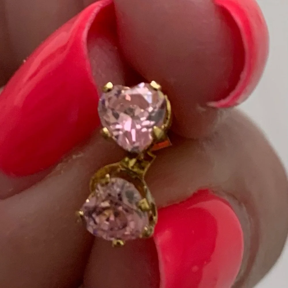 VINTAGE Heart-Shaped Pink Quartz Gem Stone Stud Earrings in Gold approx 1/4”
